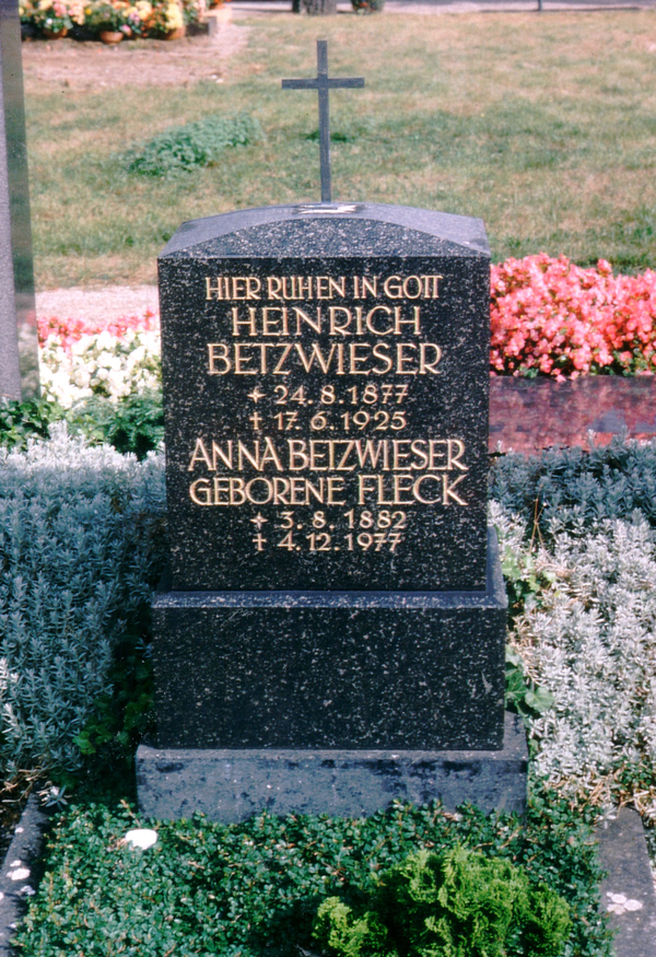 Grabstein von Heinrich Betzwieser und seiner Frau Anna Betzwieser (geb. Fleck)