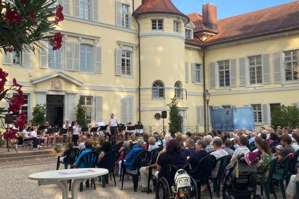 Gelungener Neustart: Jugendblasorchester „Windstärke '08“ begeistert mit Sommerkonzert