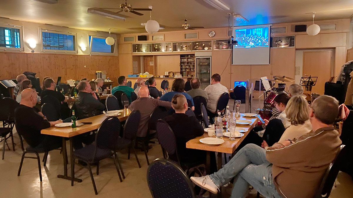 Filmabend gemeinsam mit einigen Schauspiel- und Musikerkollegen des vergangenen Krimikonzertes