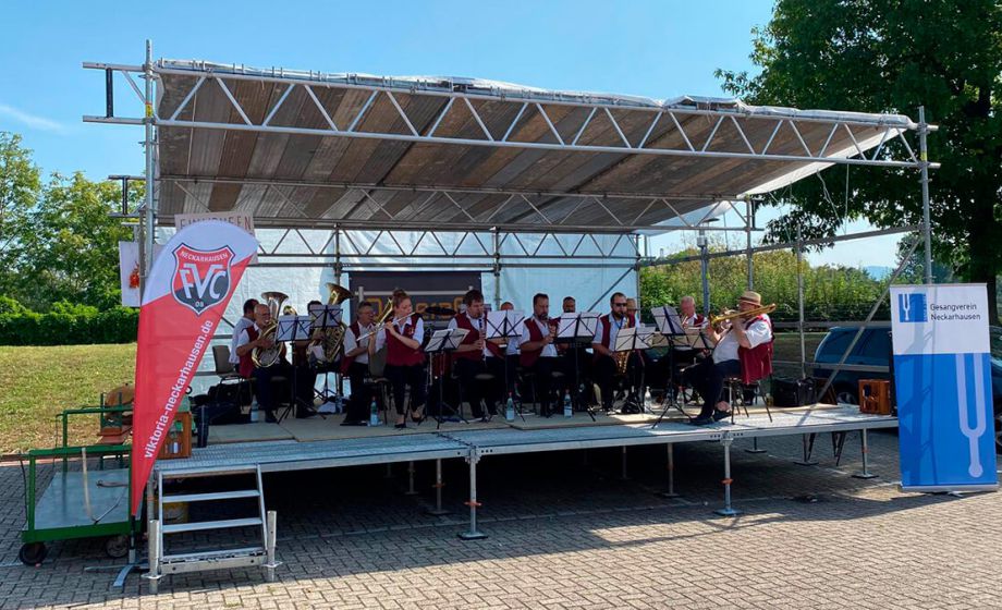 Frühschoppen auf der Neckarhäuser Kerwe