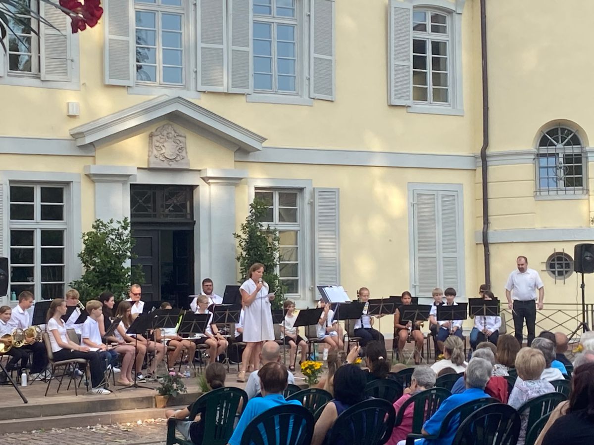 Gelungener Neustart: Jugendblasorchester „Windstärke '08“ begeistert mit Sommerkonzert