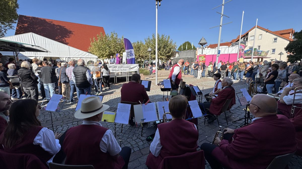 Die Musikvereinigung bei der Edinger Kerwe 2026