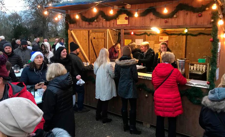 Stand der Musikvereinigung auf dem 12. Kinderweihnachtsmarkt in Neckarhausen