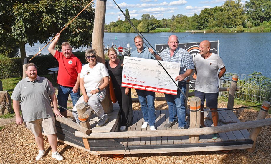 Spendenübergabe Erlös 4-3-2-1-Fest