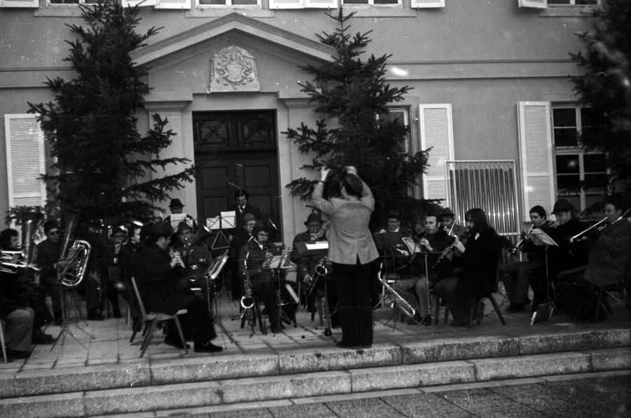 Adventskonzert im Schlosshof am 19.12.1976